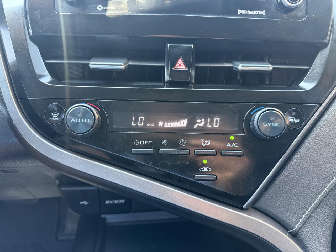 Toyota Camry SE Auto (Natl) 2023