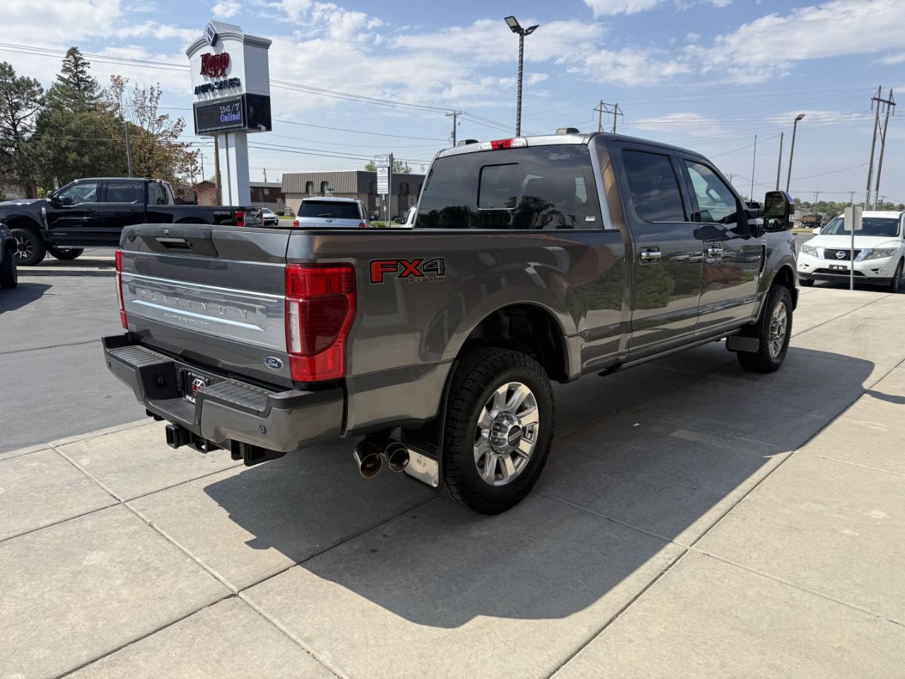 Ford Super Duty F-350 SRW Platinum 4WD Crew Cab 6.75' Box 2022