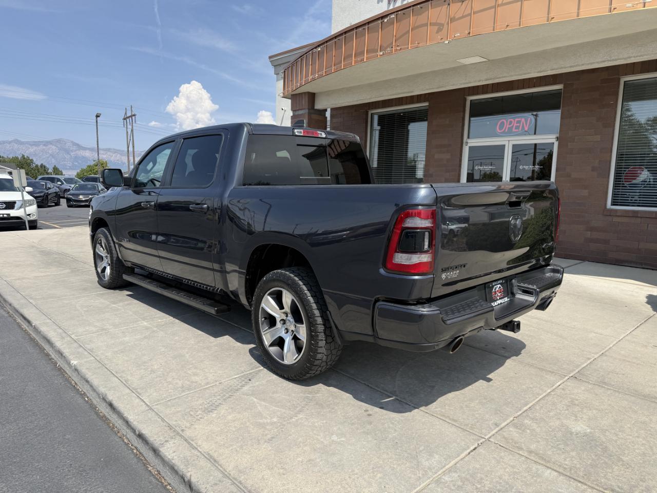 RAM 1500 Sport 4x4 Crew Cab 5'7" Box 2019