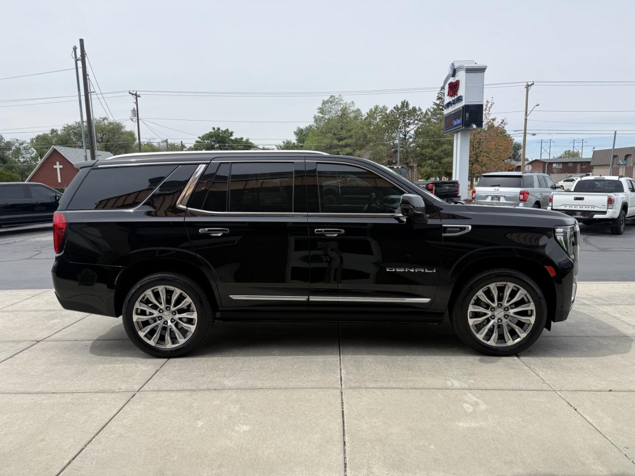 GMC Yukon 4WD 4dr Denali 2023