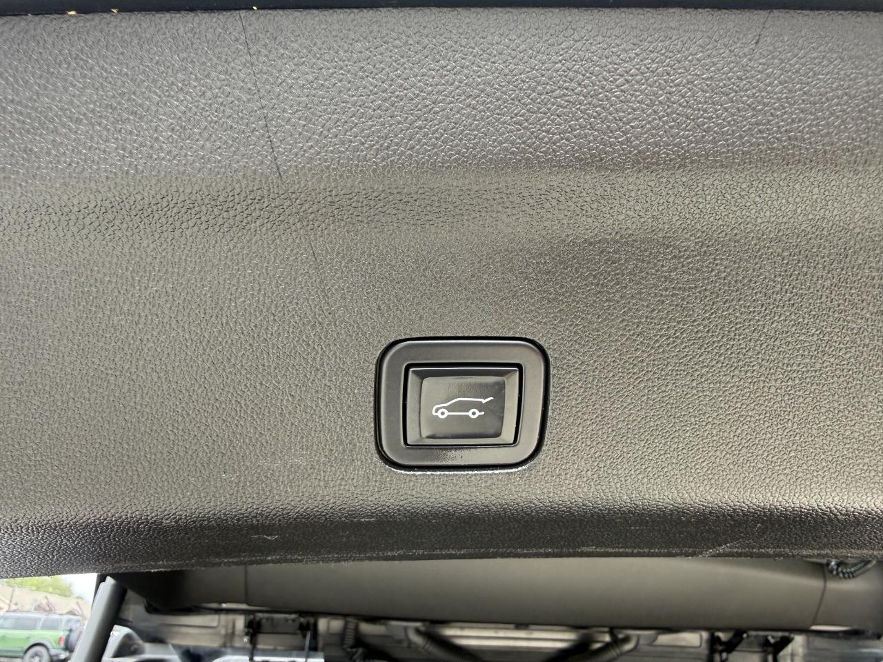 GMC Yukon 4WD 4dr Denali 2023
