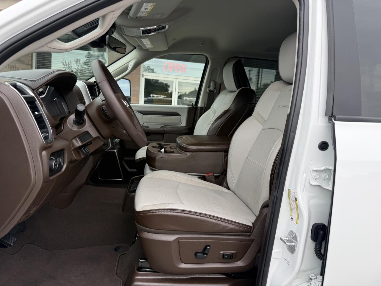 RAM 2500 Laramie 4x4 Crew Cab 6'4" Box 2026