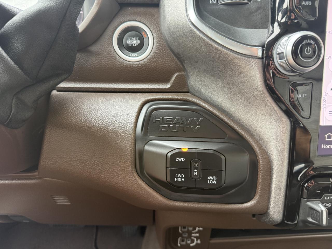 RAM 2500 Laramie 4x4 Crew Cab 6'4" Box 2026