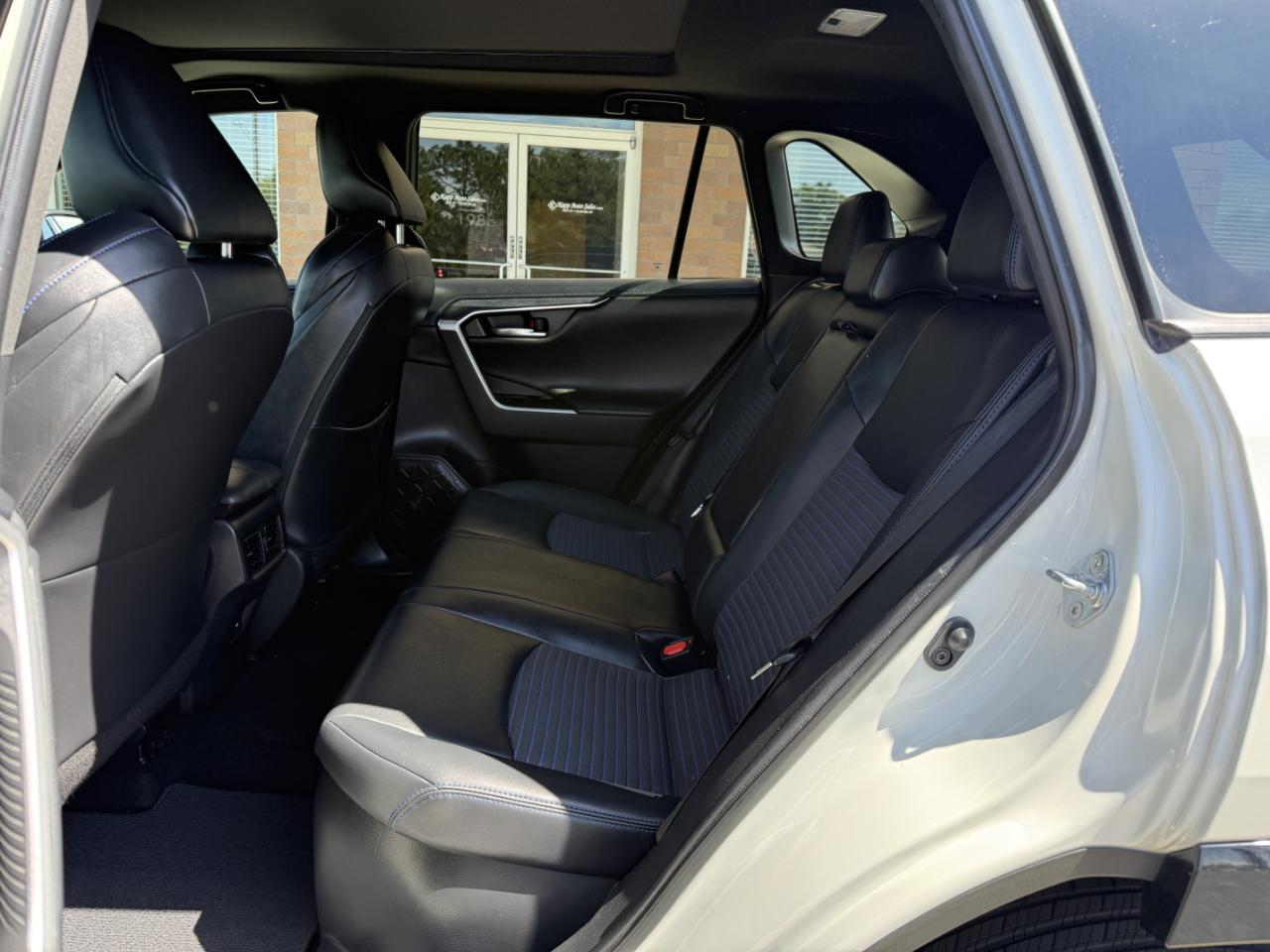 Toyota RAV4 Hybrid XSE AWD (Natl) 2021