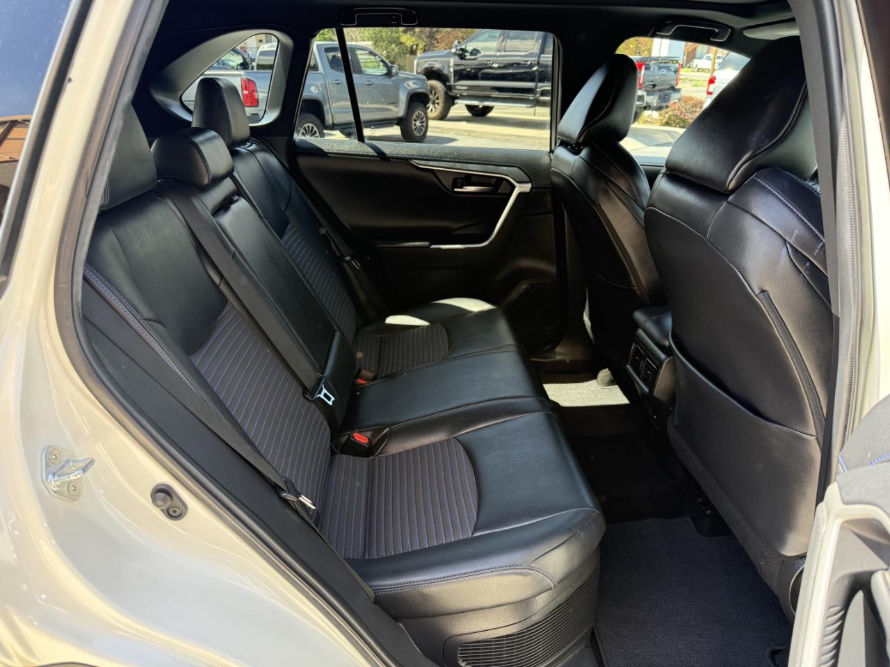Toyota RAV4 Hybrid XSE AWD (Natl) 2021
