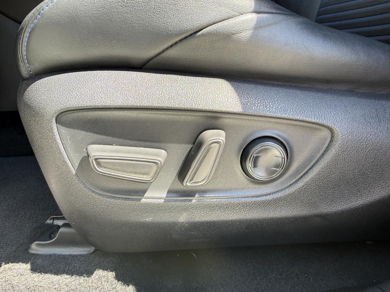 Toyota RAV4 Hybrid XSE AWD (Natl) 2021