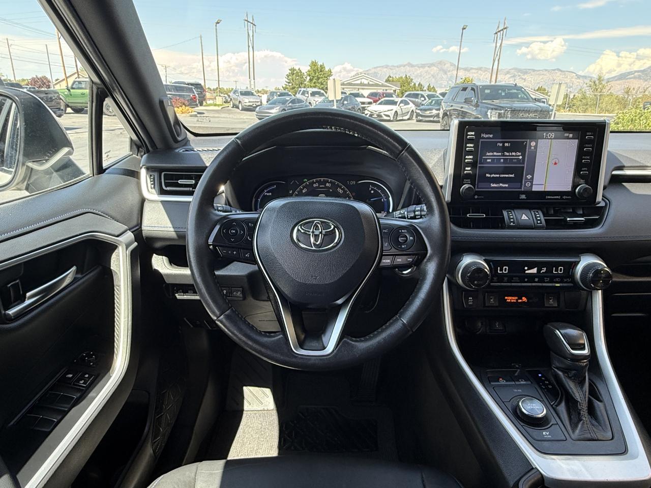 Toyota RAV4 Hybrid XSE AWD (Natl) 2021