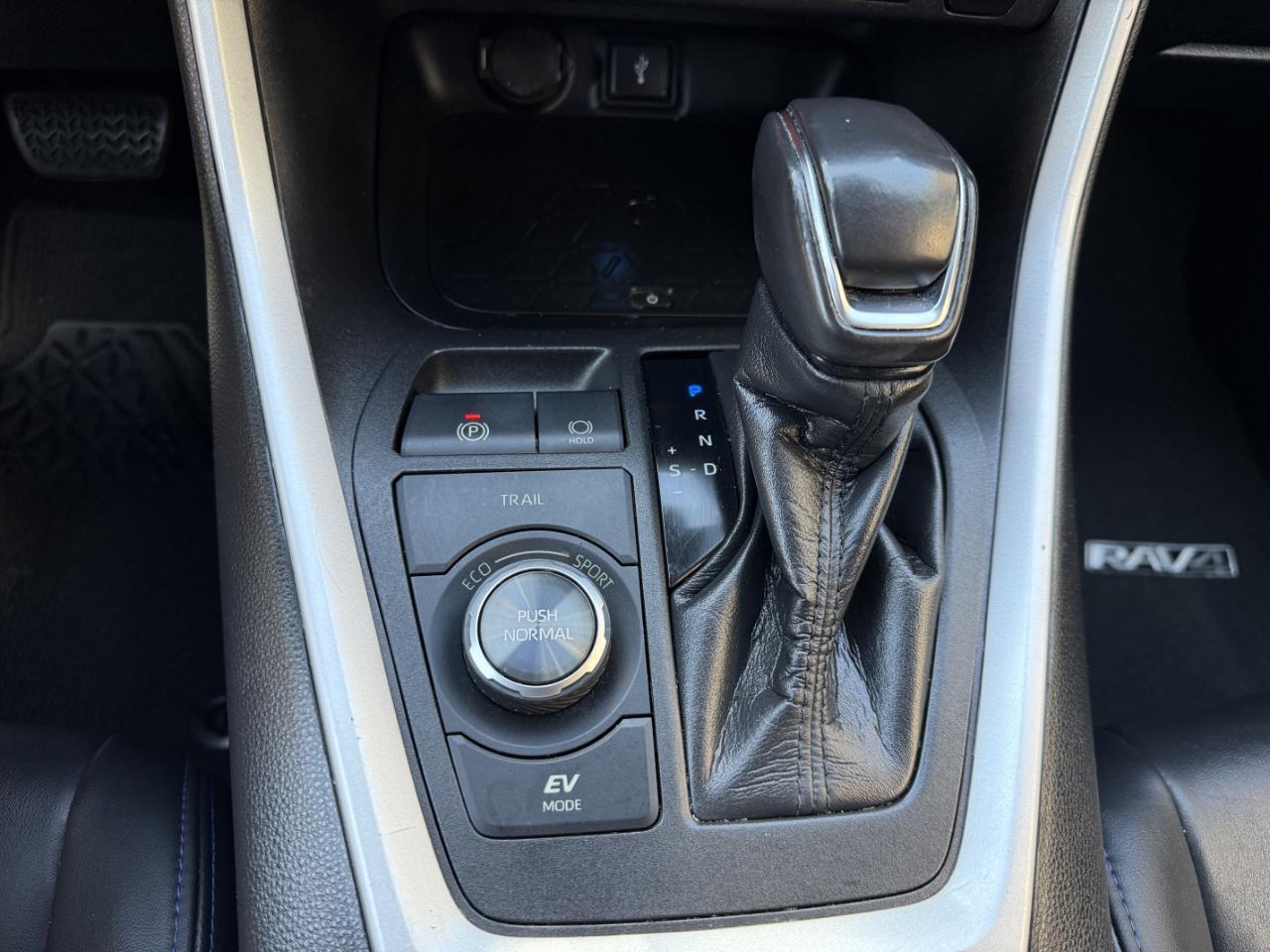 Toyota RAV4 Hybrid XSE AWD (Natl) 2021