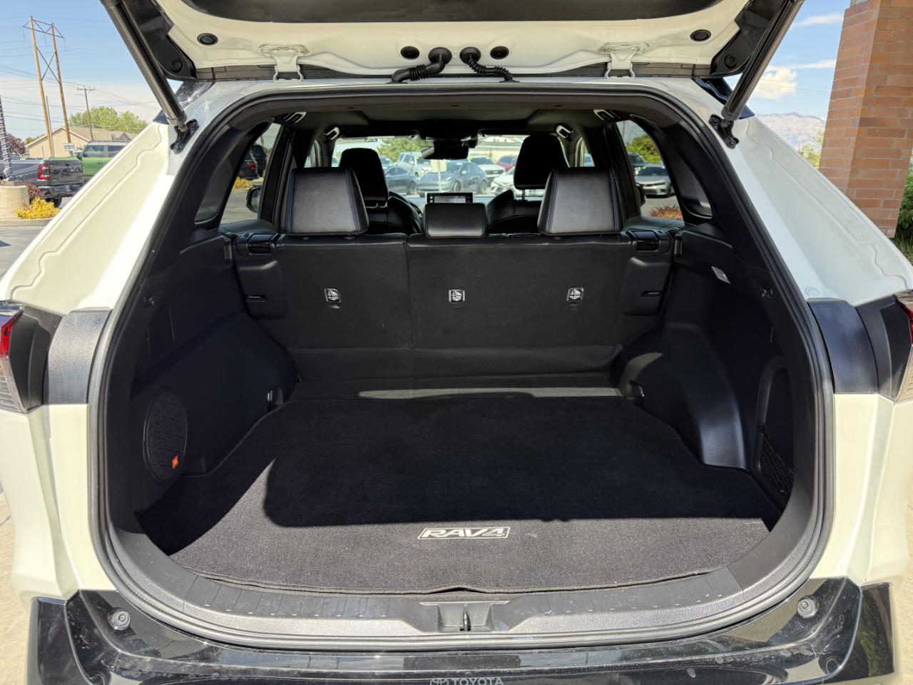 Toyota RAV4 Hybrid XSE AWD (Natl) 2021