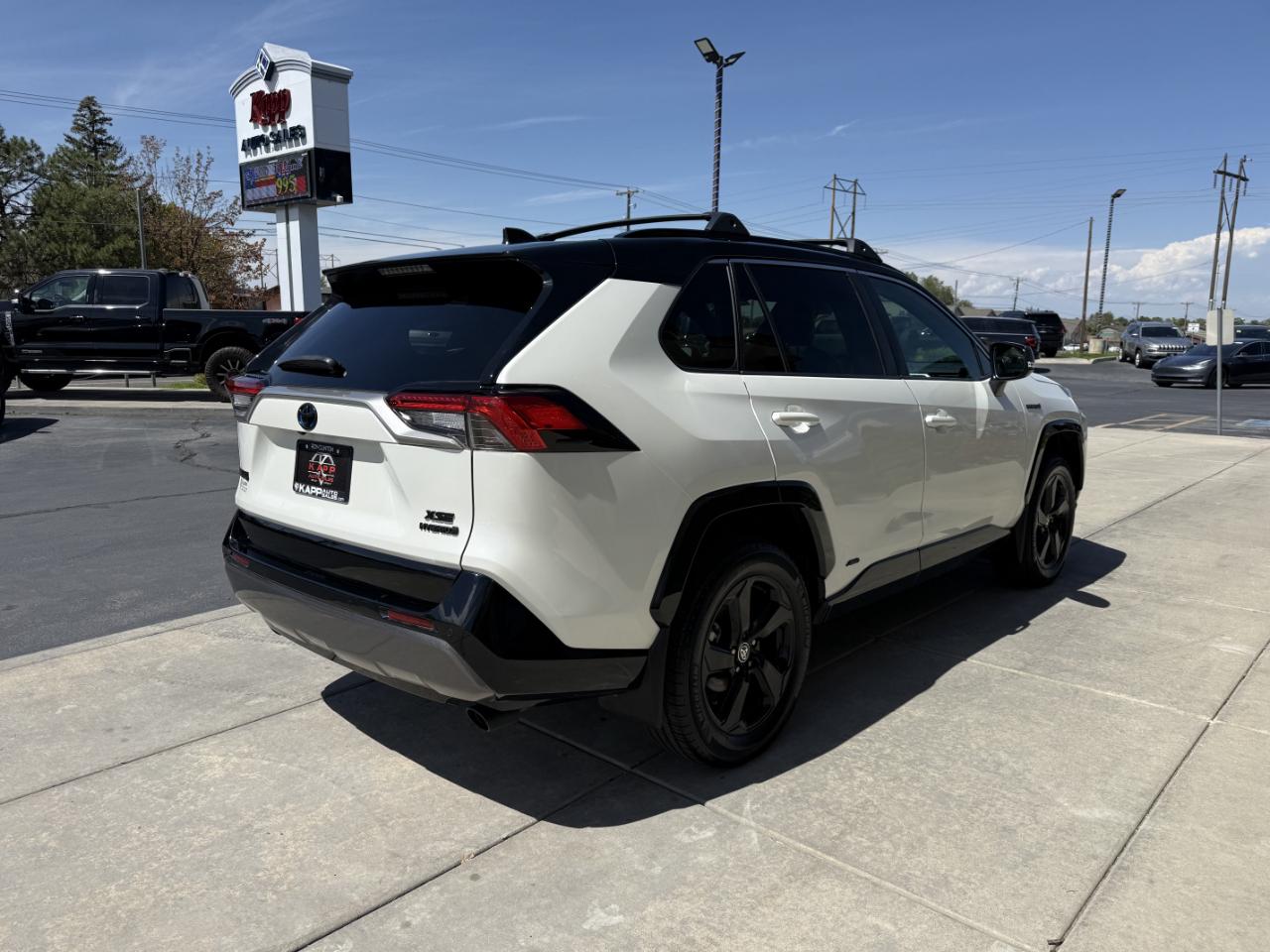 Toyota RAV4 Hybrid XSE AWD (Natl) 2021