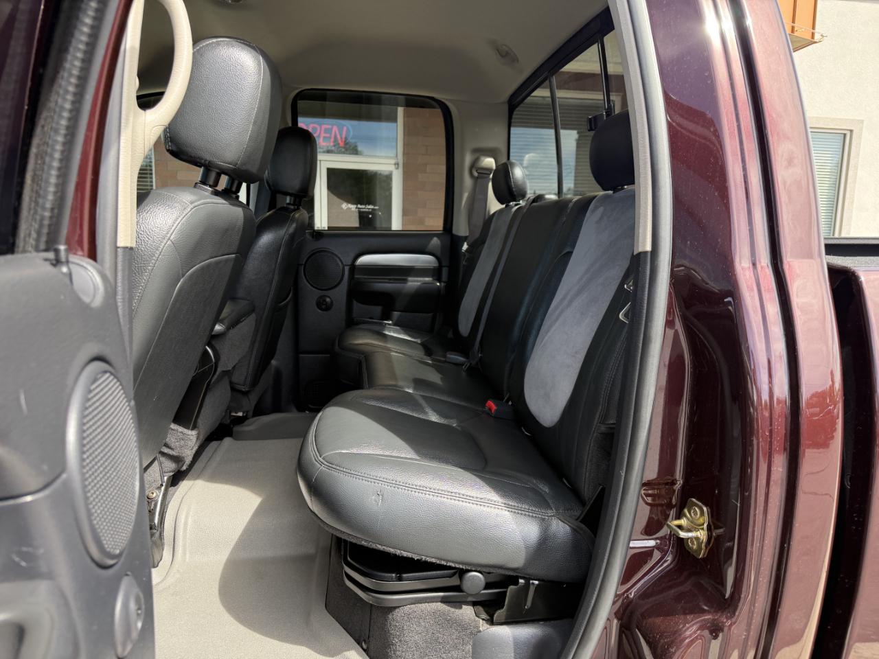 Dodge Ram 2500 4dr Quad Cab 140.5" WB 4WD Laramie 2004
