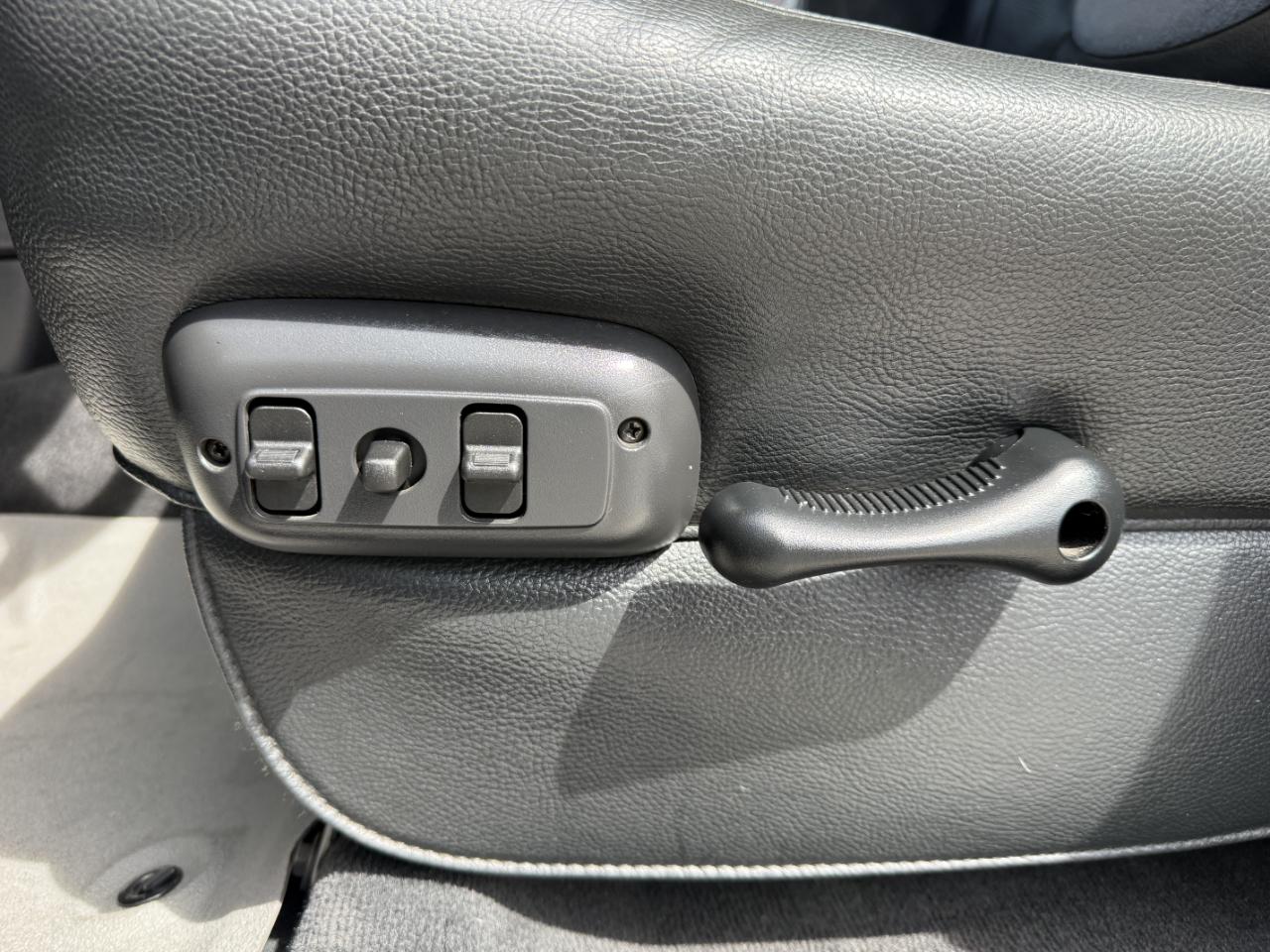 Dodge Ram 2500 4dr Quad Cab 140.5" WB 4WD Laramie 2004