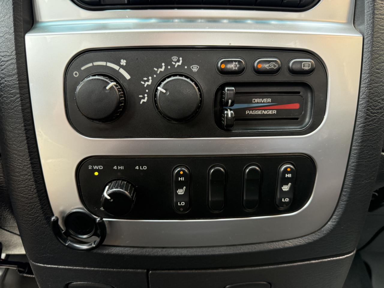Dodge Ram 2500 4dr Quad Cab 140.5" WB 4WD Laramie 2004