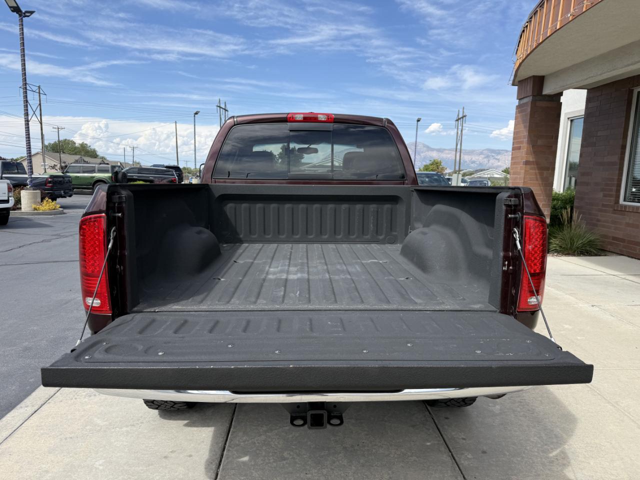 Dodge Ram 2500 4dr Quad Cab 140.5" WB 4WD Laramie 2004