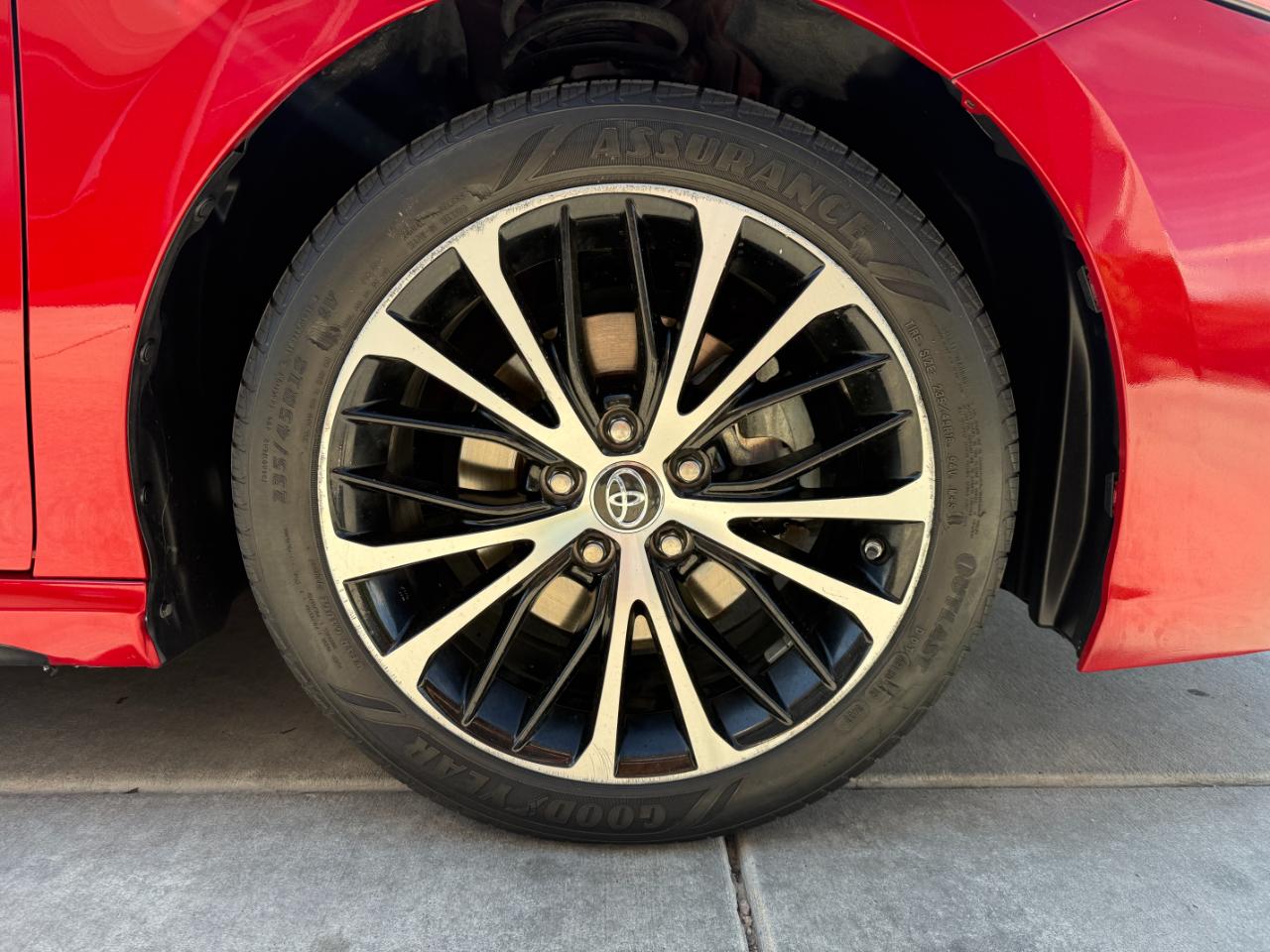 Toyota Camry SE Auto (Natl) 2019