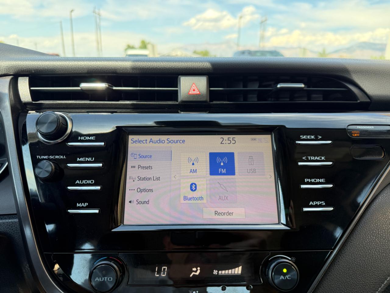 Toyota Camry SE Auto (Natl) 2019