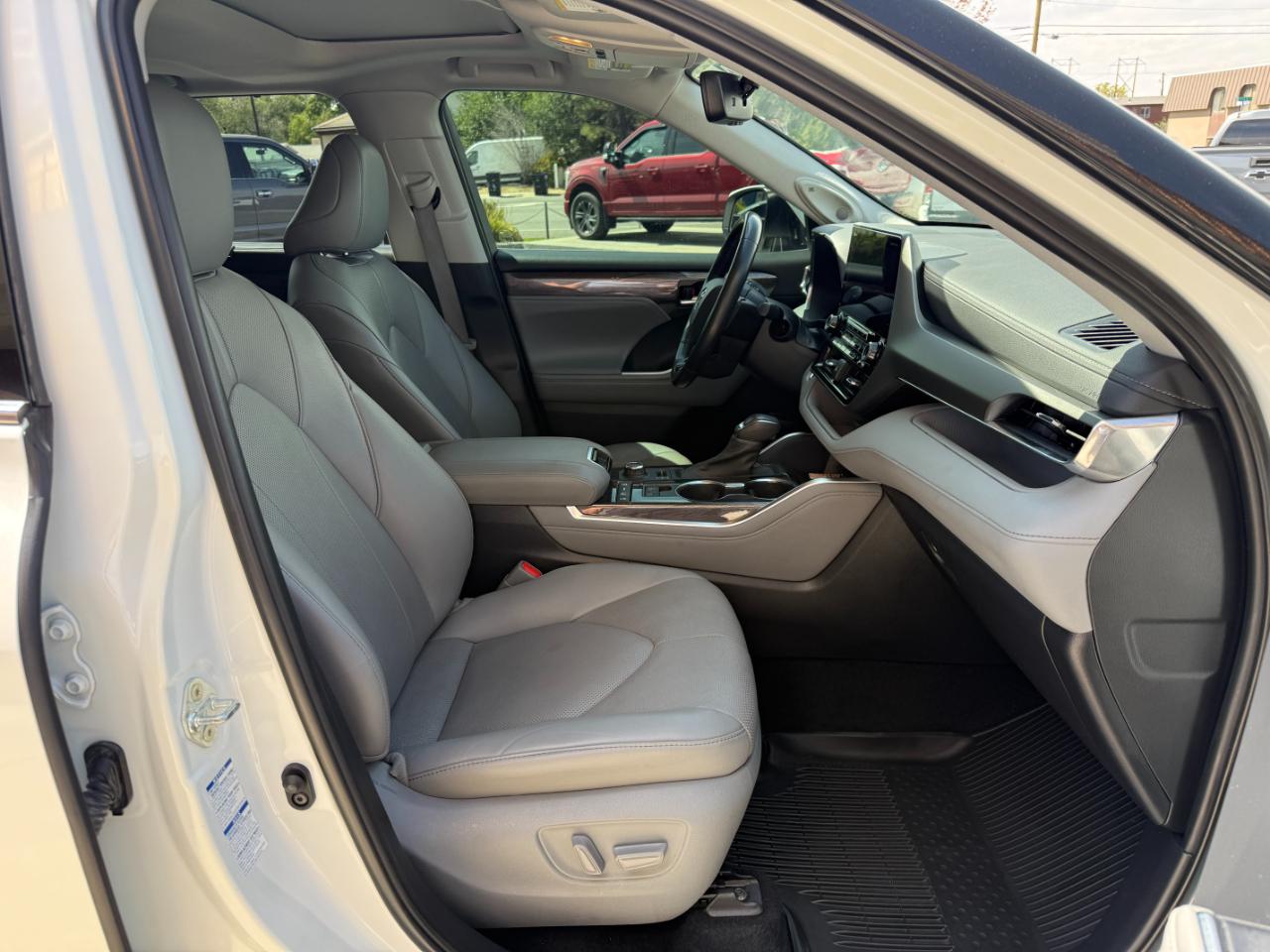 Toyota Highlander Limited AWD (Natl) 2021