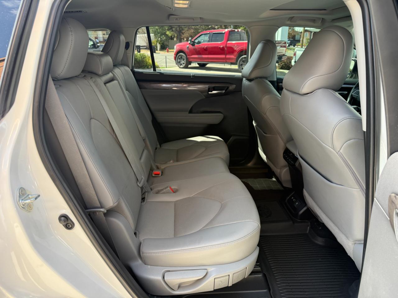 Toyota Highlander Limited AWD (Natl) 2021
