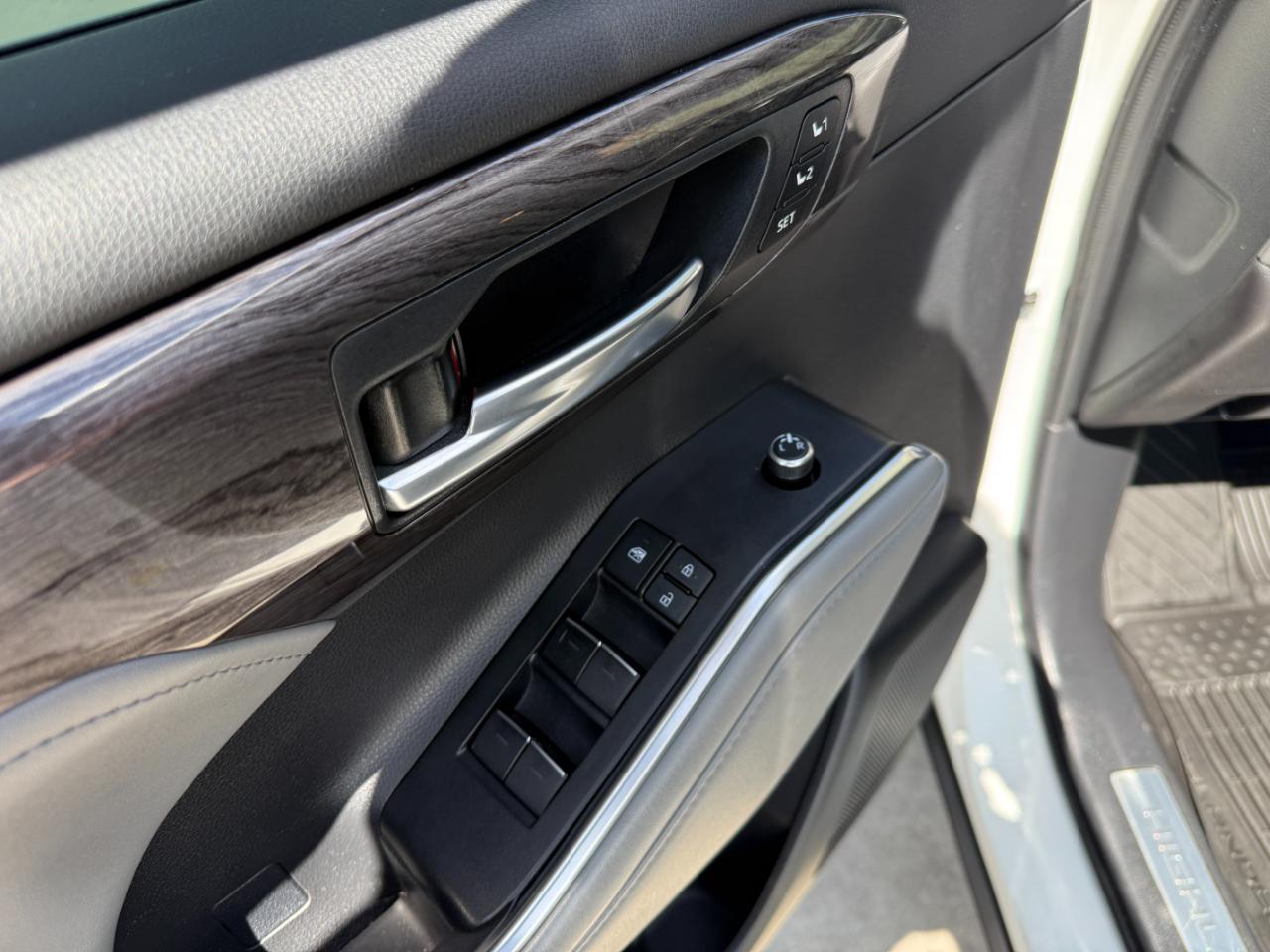 Toyota Highlander Limited AWD (Natl) 2021