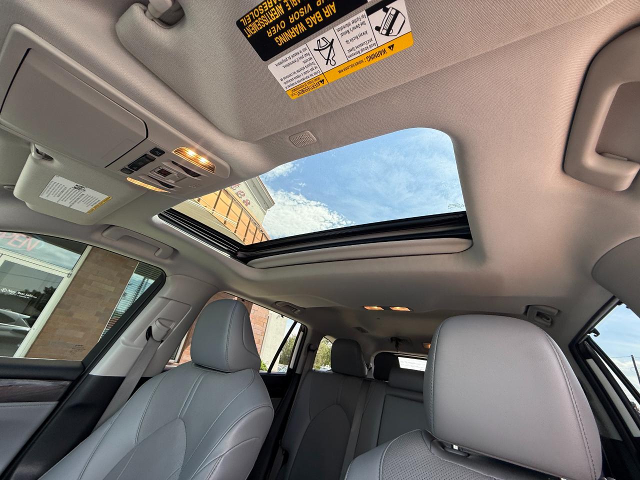 Toyota Highlander Limited AWD (Natl) 2021