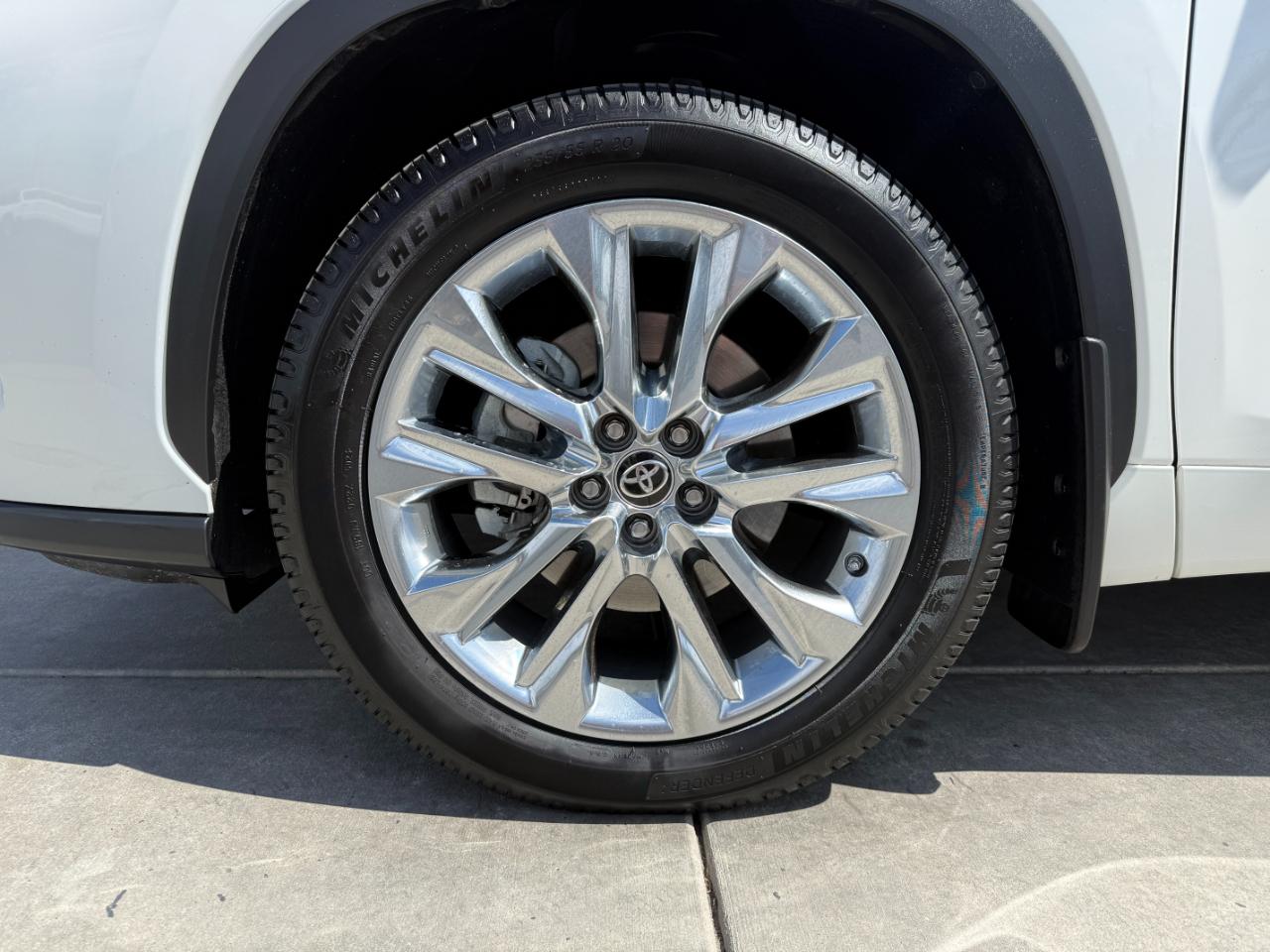 Toyota Highlander Limited AWD (Natl) 2021
