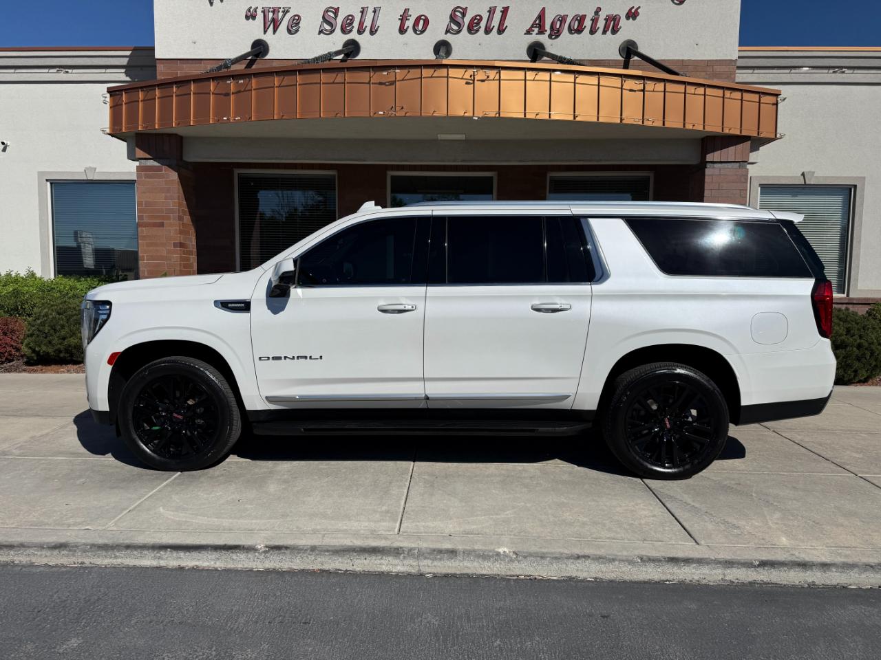 GMC Yukon XL 4WD 4dr Denali 2022
