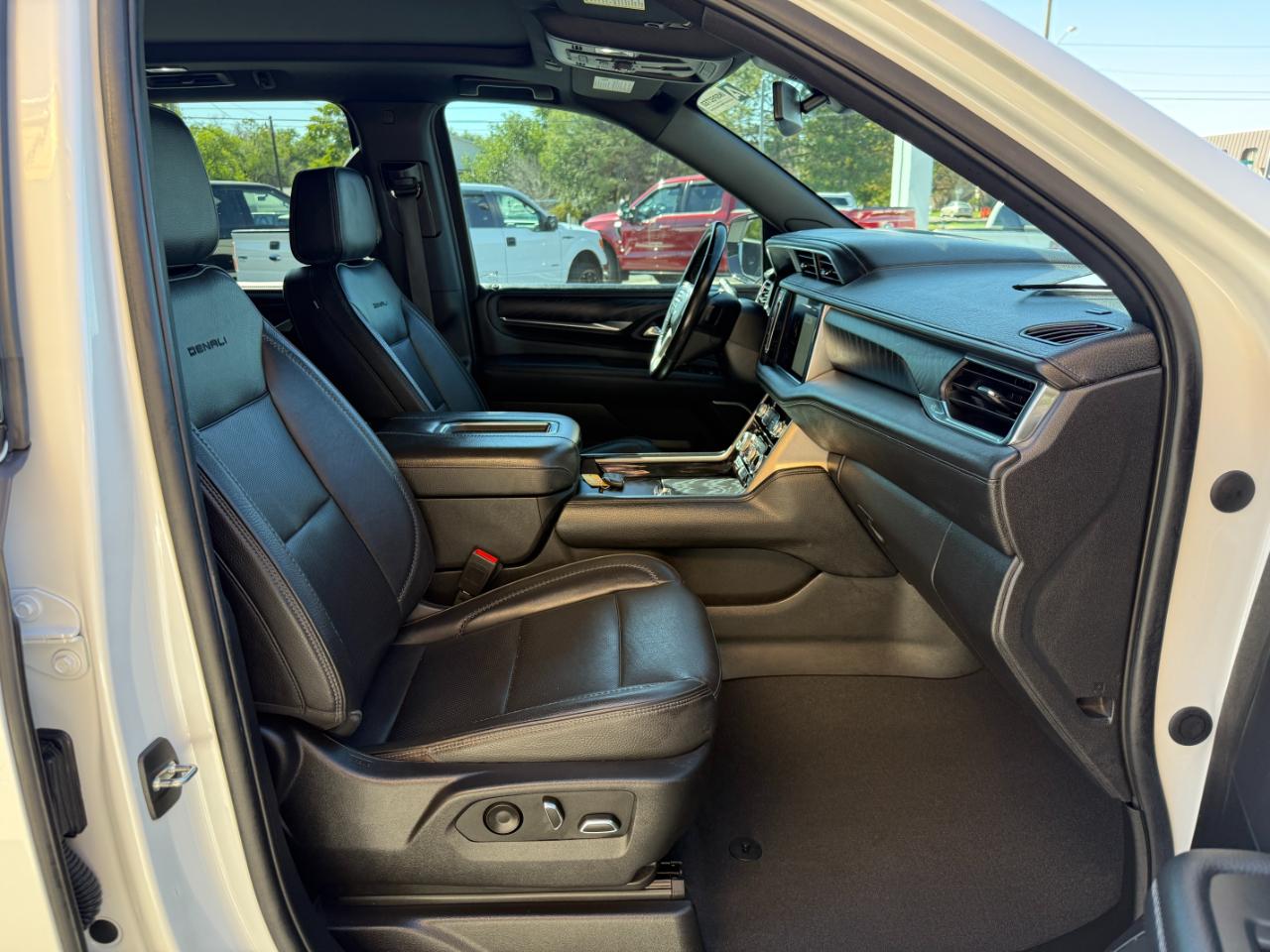 GMC Yukon XL 4WD 4dr Denali 2022