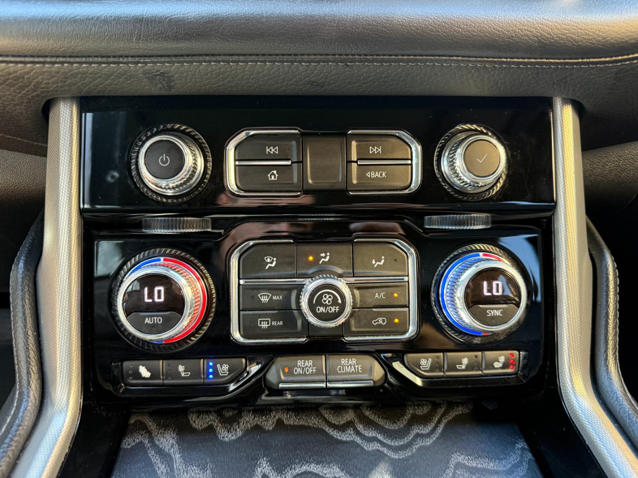 GMC Yukon XL 4WD 4dr Denali 2022