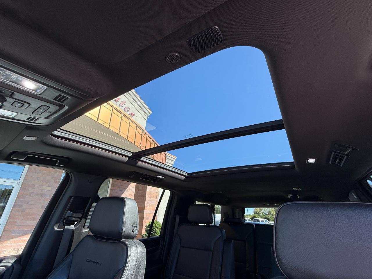 GMC Yukon XL 4WD 4dr Denali 2022