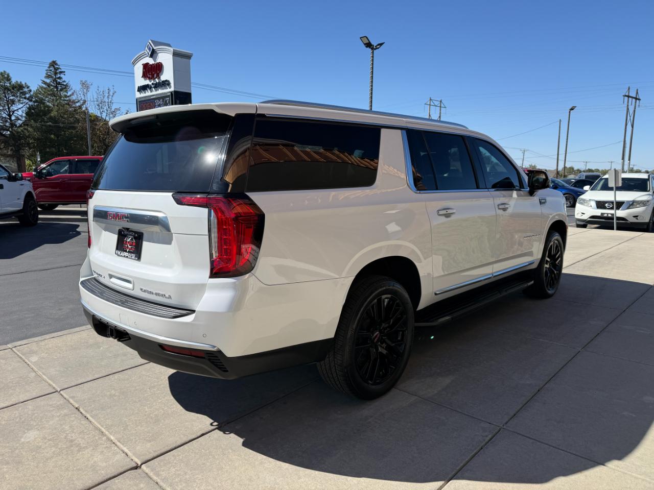 GMC Yukon XL 4WD 4dr Denali 2022