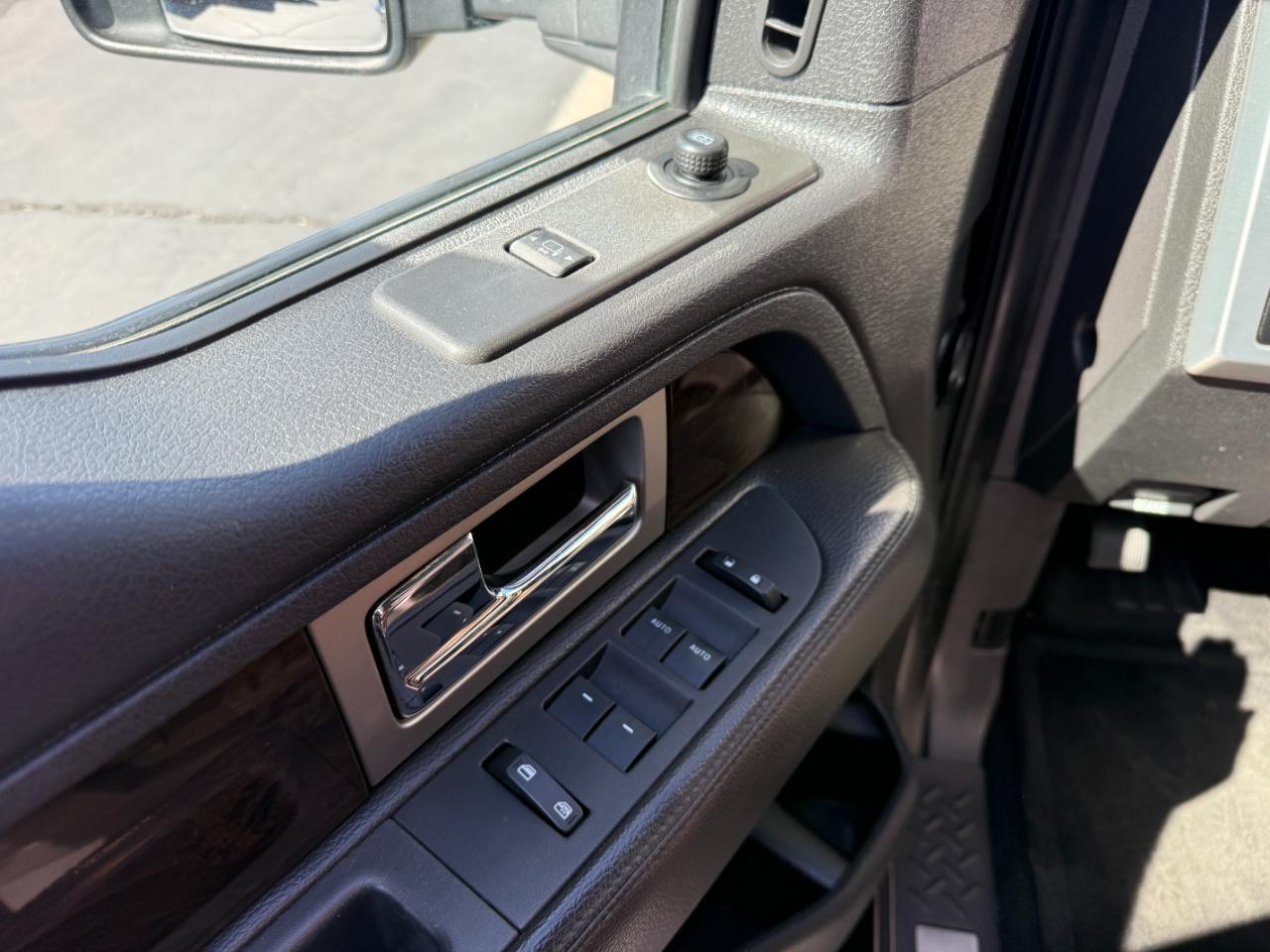 Ford F-150 4WD SuperCrew 145" Platinum 2014