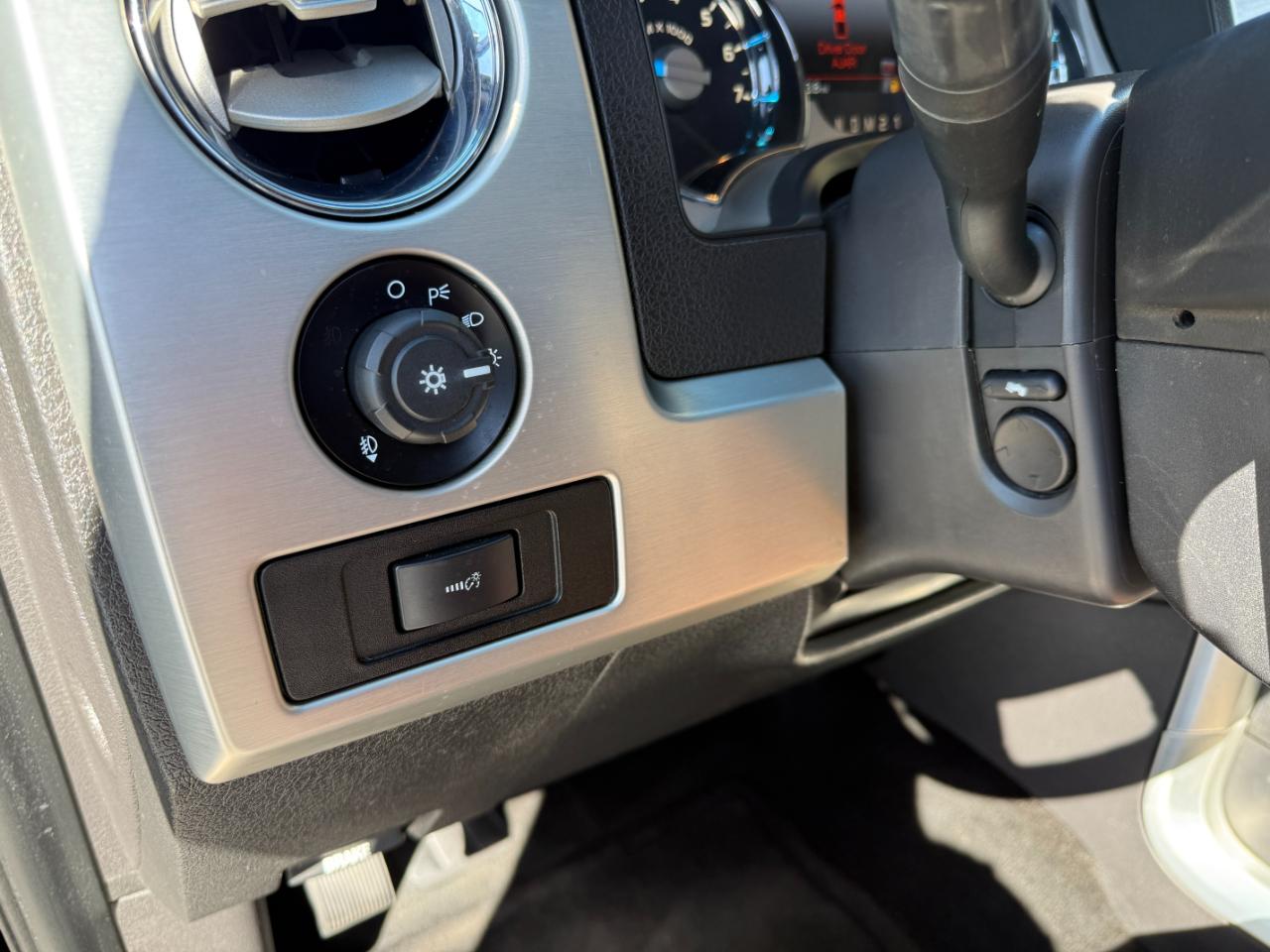 Ford F-150 4WD SuperCrew 145" Platinum 2014