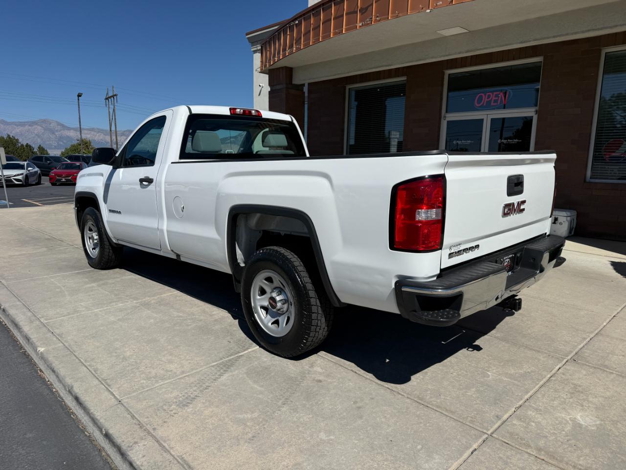 GMC Sierra 1500 2WD Reg Cab 133.0" 2017