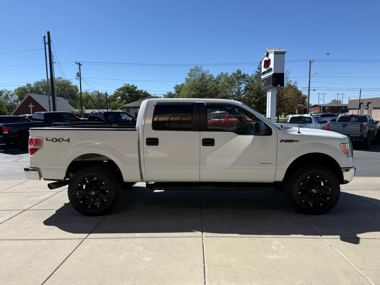 Ford F-150 4WD SuperCrew 145" XLT 2012