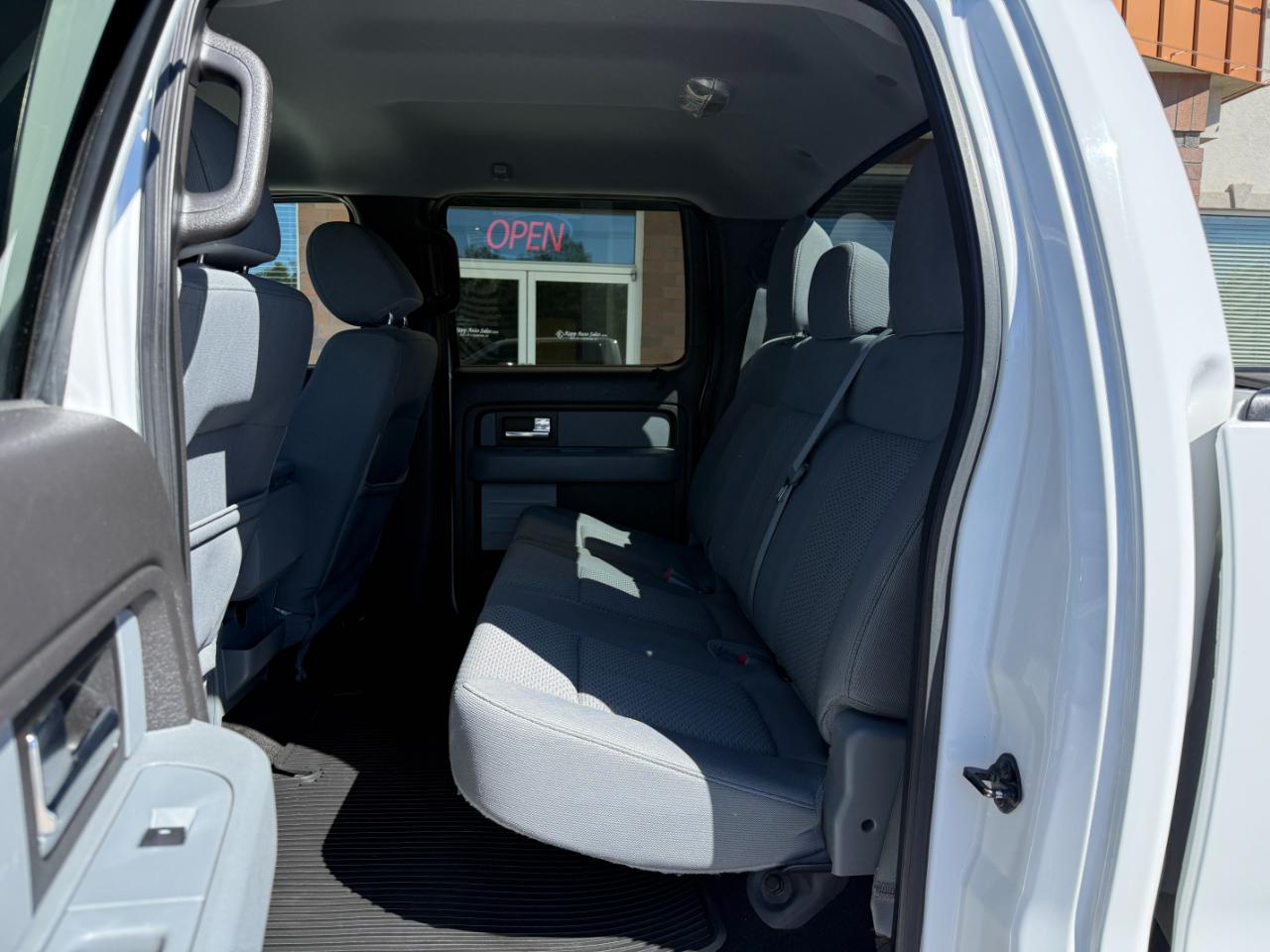 Ford F-150 4WD SuperCrew 145" XLT 2012