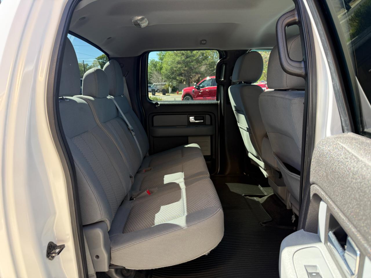 Ford F-150 4WD SuperCrew 145" XLT 2012