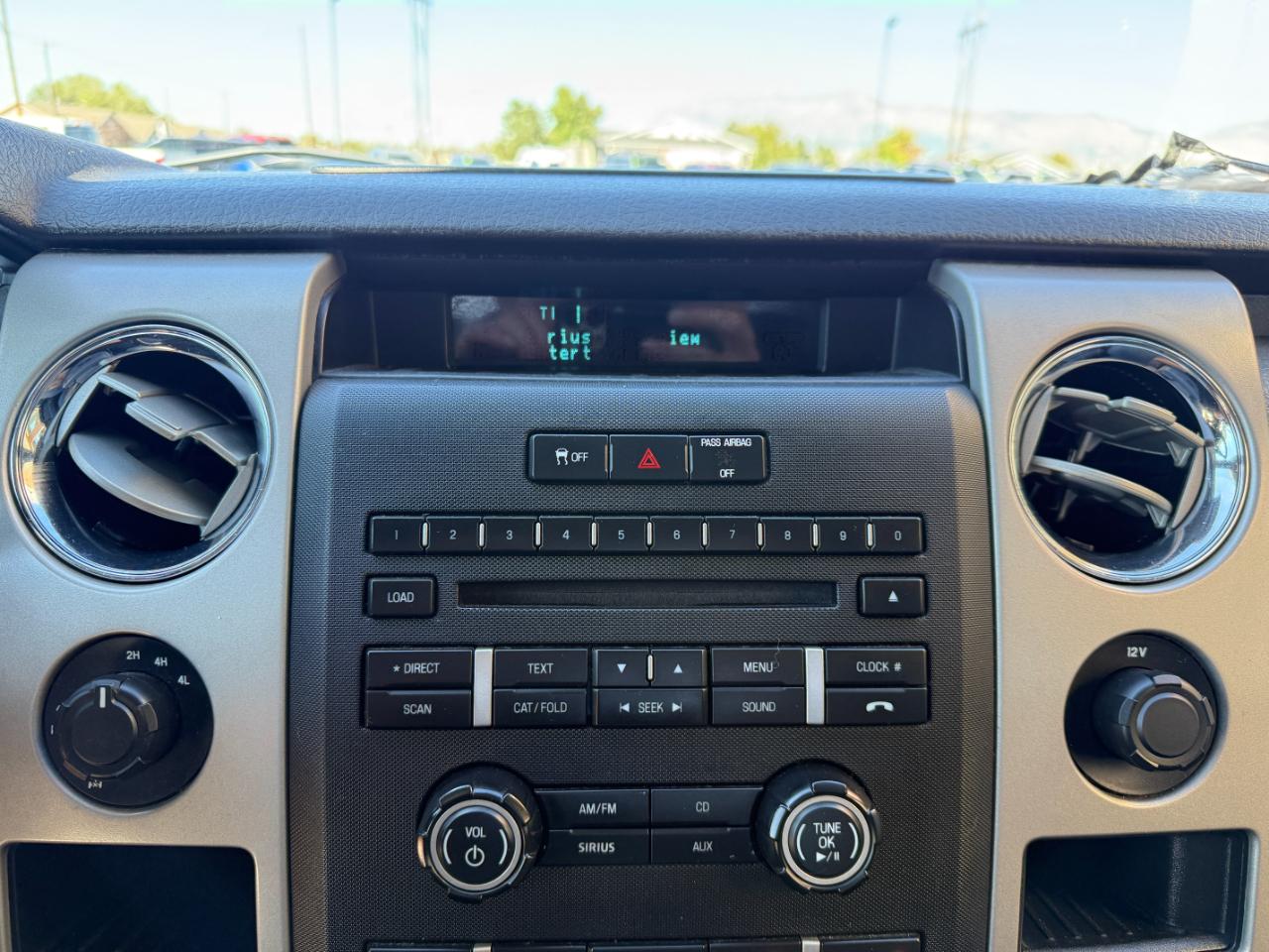 Ford F-150 4WD SuperCrew 145" XLT 2012