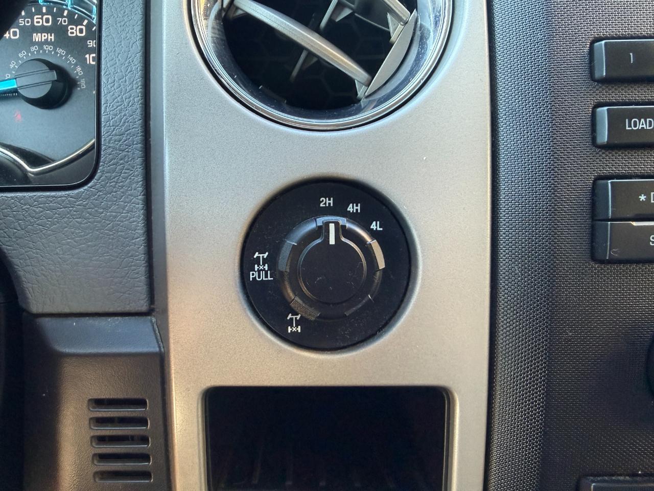 Ford F-150 4WD SuperCrew 145" XLT 2012