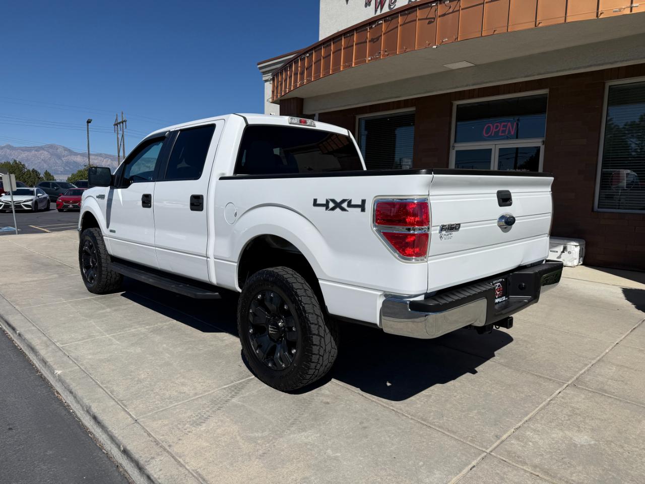 Ford F-150 4WD SuperCrew 145" XLT 2012