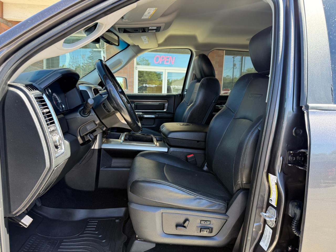 RAM 2500 4WD Crew Cab 149" Laramie 2015