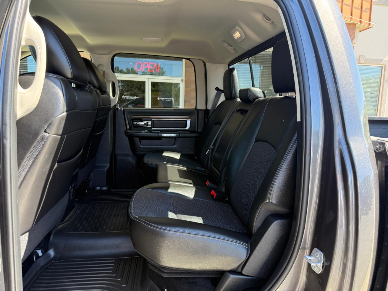 RAM 2500 4WD Crew Cab 149" Laramie 2015