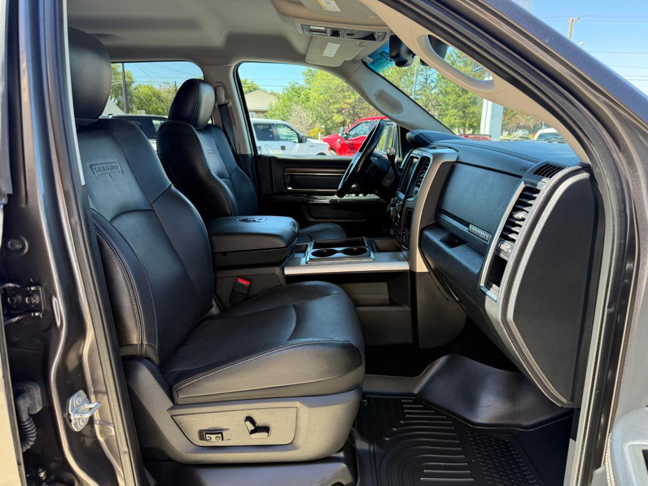 RAM 2500 4WD Crew Cab 149" Laramie 2015