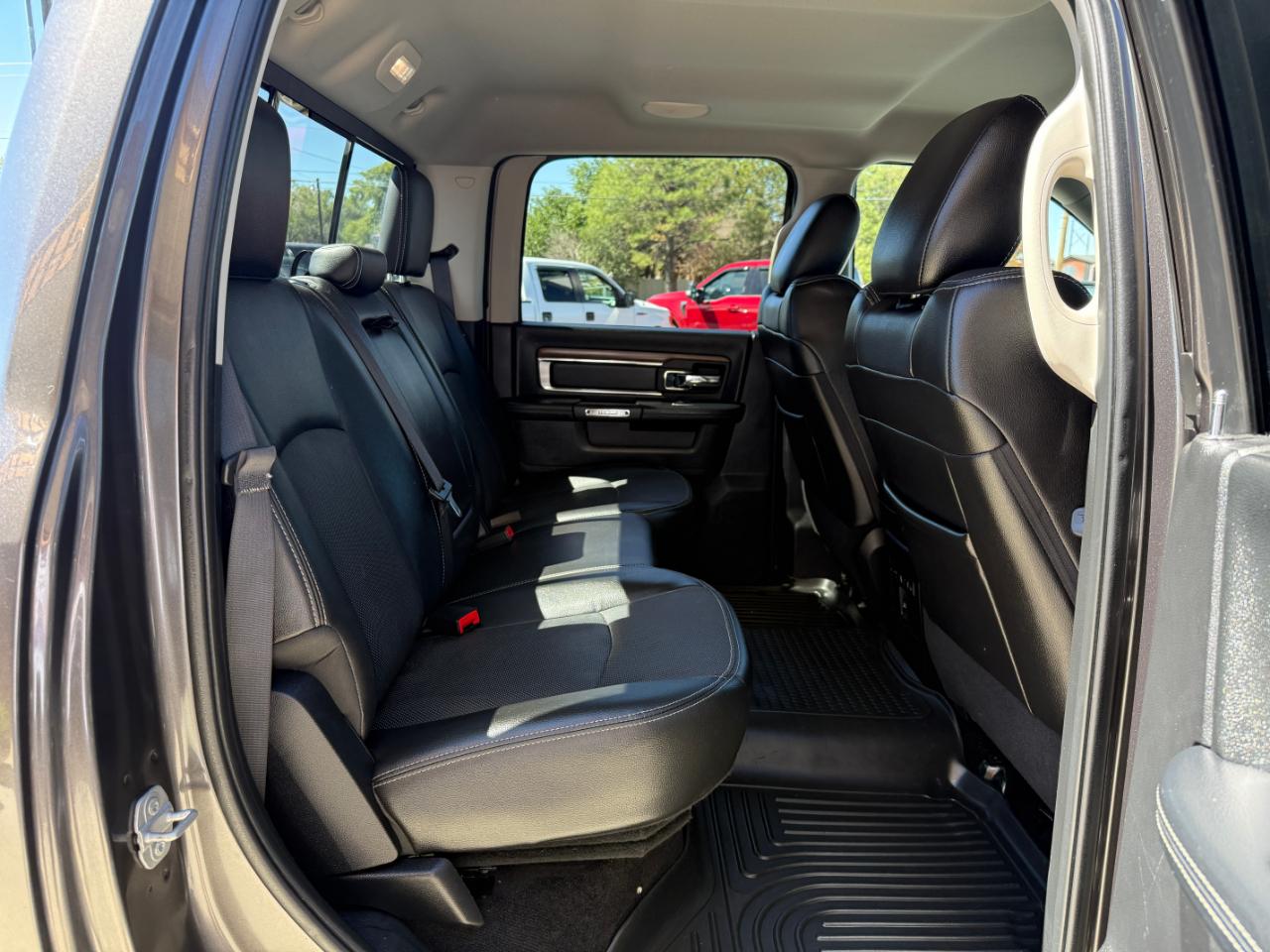 RAM 2500 4WD Crew Cab 149" Laramie 2015