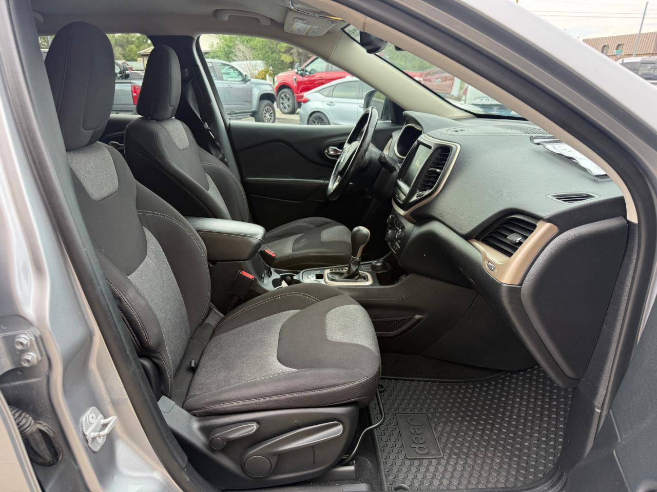 Jeep Cherokee 4WD 4dr Latitude 2014