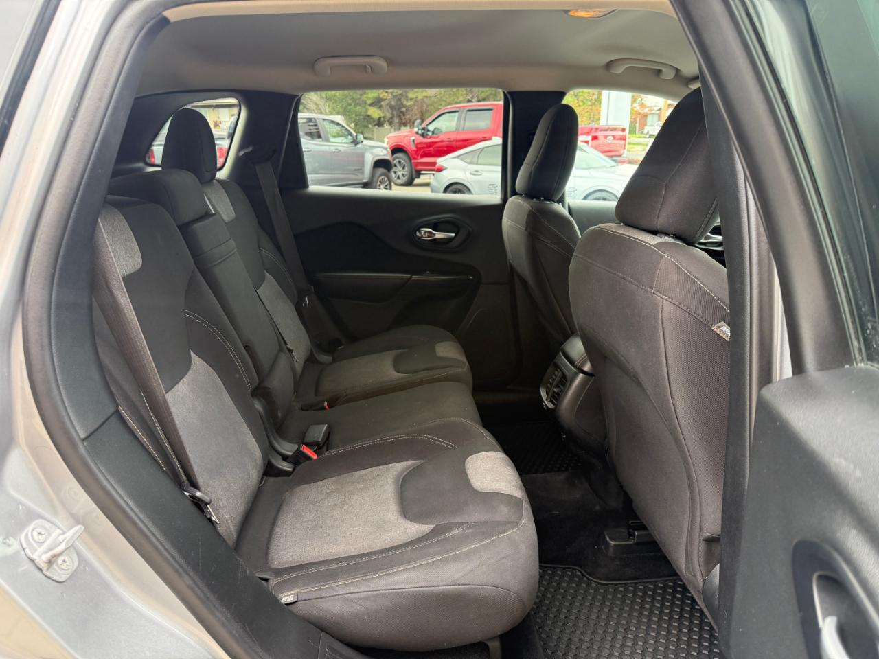 Jeep Cherokee 4WD 4dr Latitude 2014