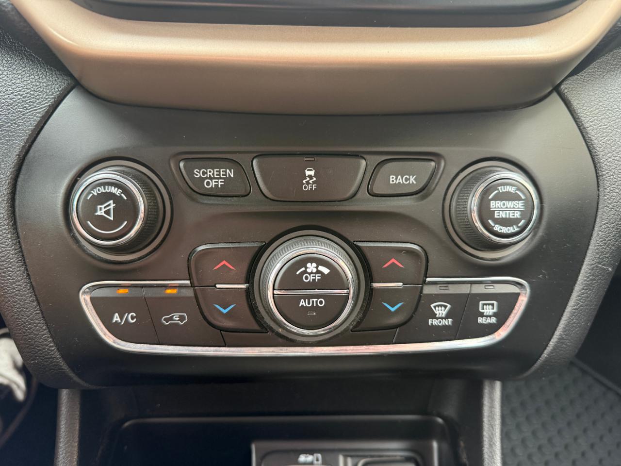 Jeep Cherokee 4WD 4dr Latitude 2014