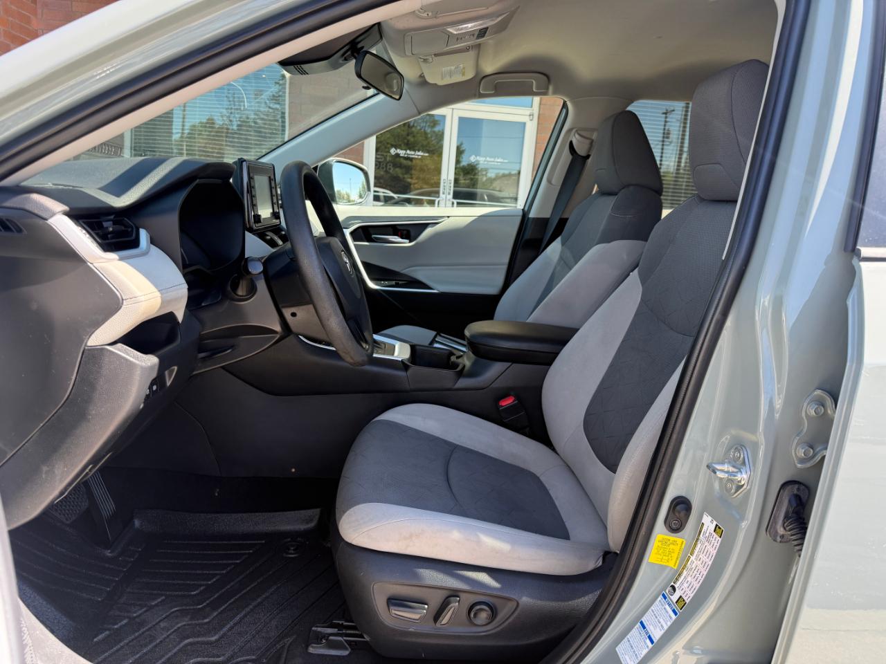 Toyota RAV4 Hybrid XLE AWD (Natl) 2022