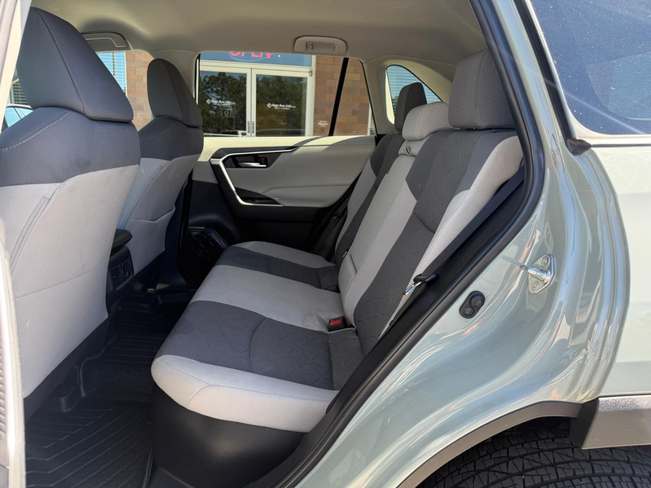 Toyota RAV4 Hybrid XLE AWD (Natl) 2022