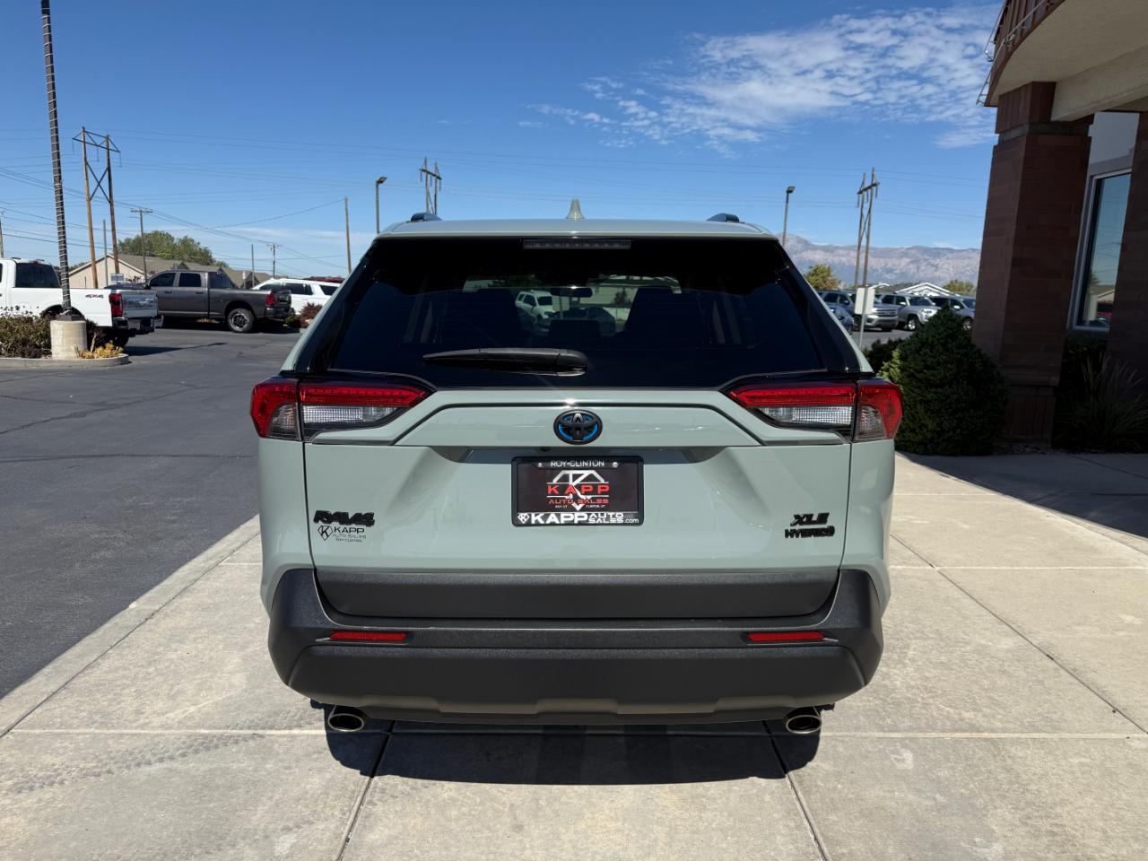 Toyota RAV4 Hybrid XLE AWD (Natl) 2022
