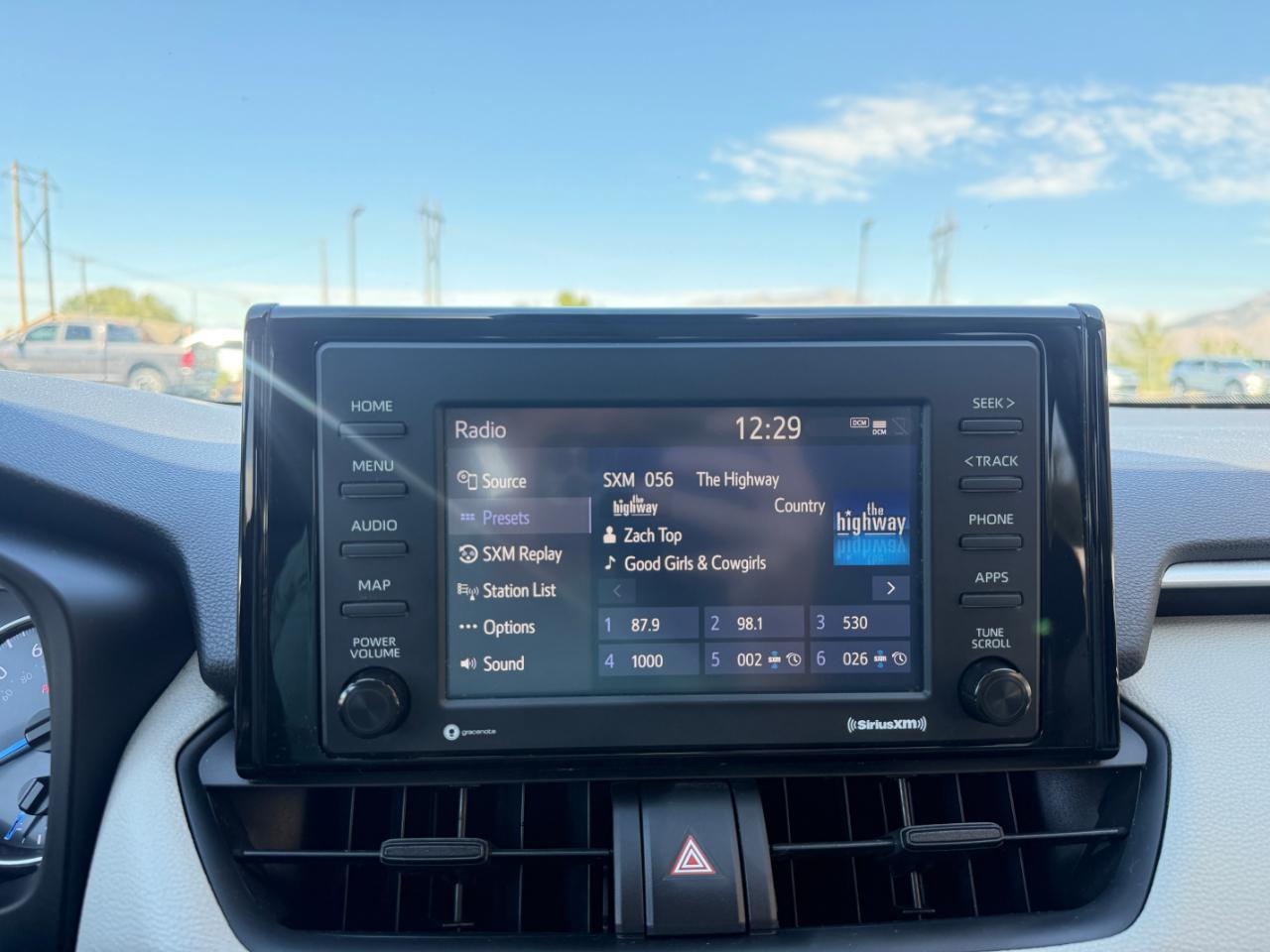 Toyota RAV4 Hybrid XLE AWD (Natl) 2022